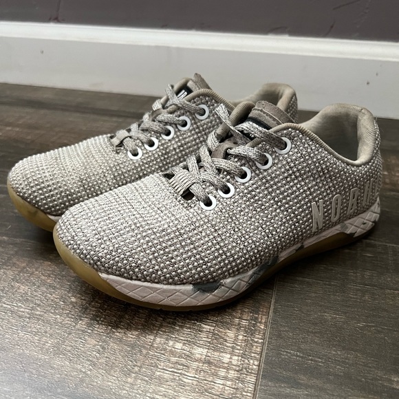 white heather granite trainer